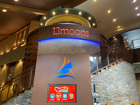 Photo 13Moons Restaurant - 10