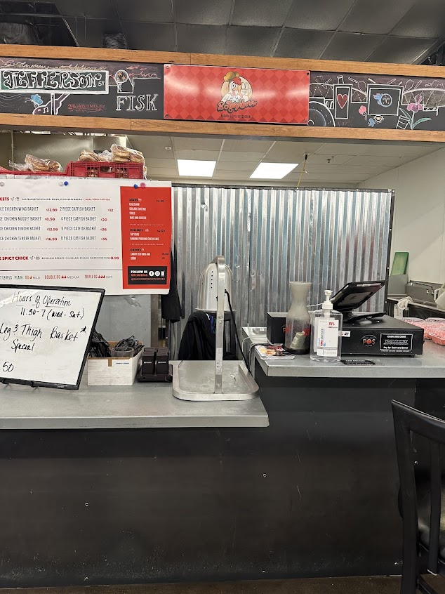 Menu 2 Neighbors Hot Chicken - 4