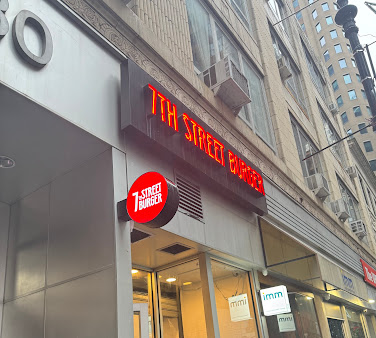 Photo 7Th Street Burger Financial District - 18