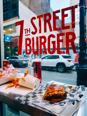 Photo 7Th Street Burger Financial District - 23
