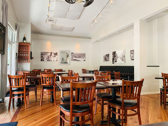 Photo Academy Street Bistro - 19