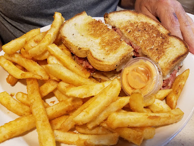 Photo Algonac Flaming Grill - 13