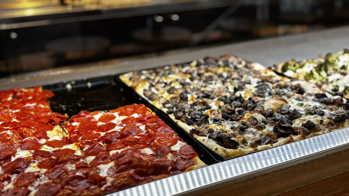 Alice Pizza And Restaurant Locust Street