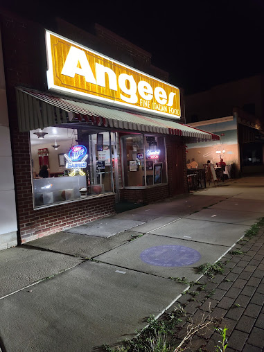 Photo Angees Restaurant - 2