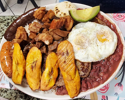 Photo Antojos Colombianos Restaurant Bakery - 11