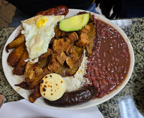 Photo Antojos Colombianos Restaurant Bakery - 23