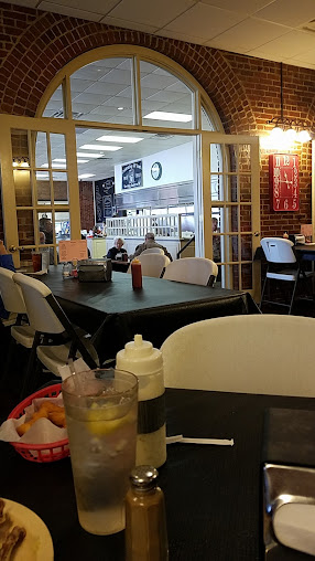 Photo B & G Grill - 16