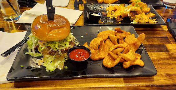 Photo Backdraft Bar Grill - 22
