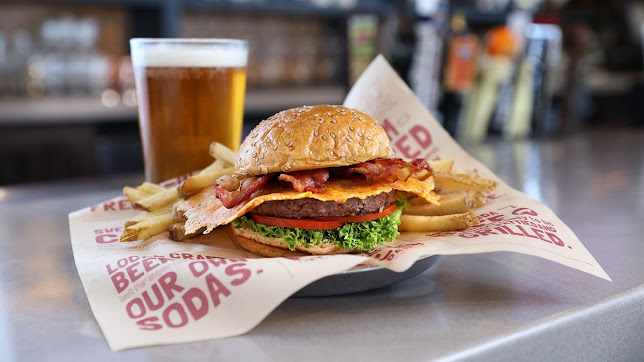 Photo Bagger Daves Burger Tavern Birch Run - 18