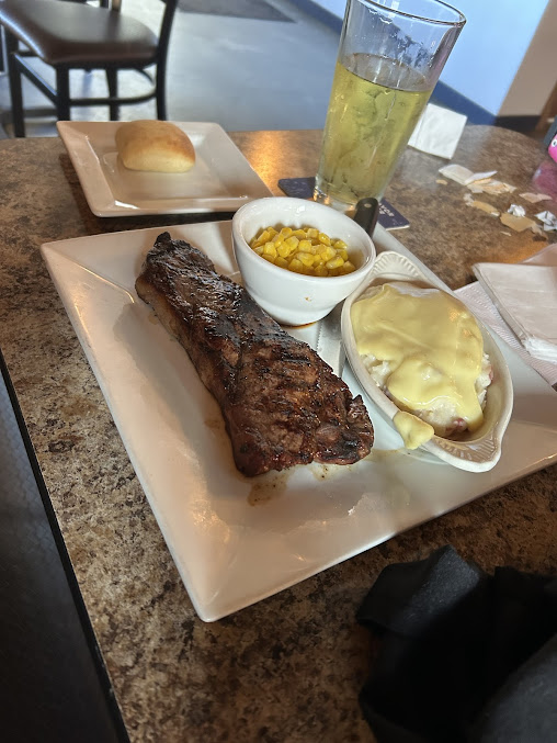 Photo Banded Rooster Bar Grill - 28