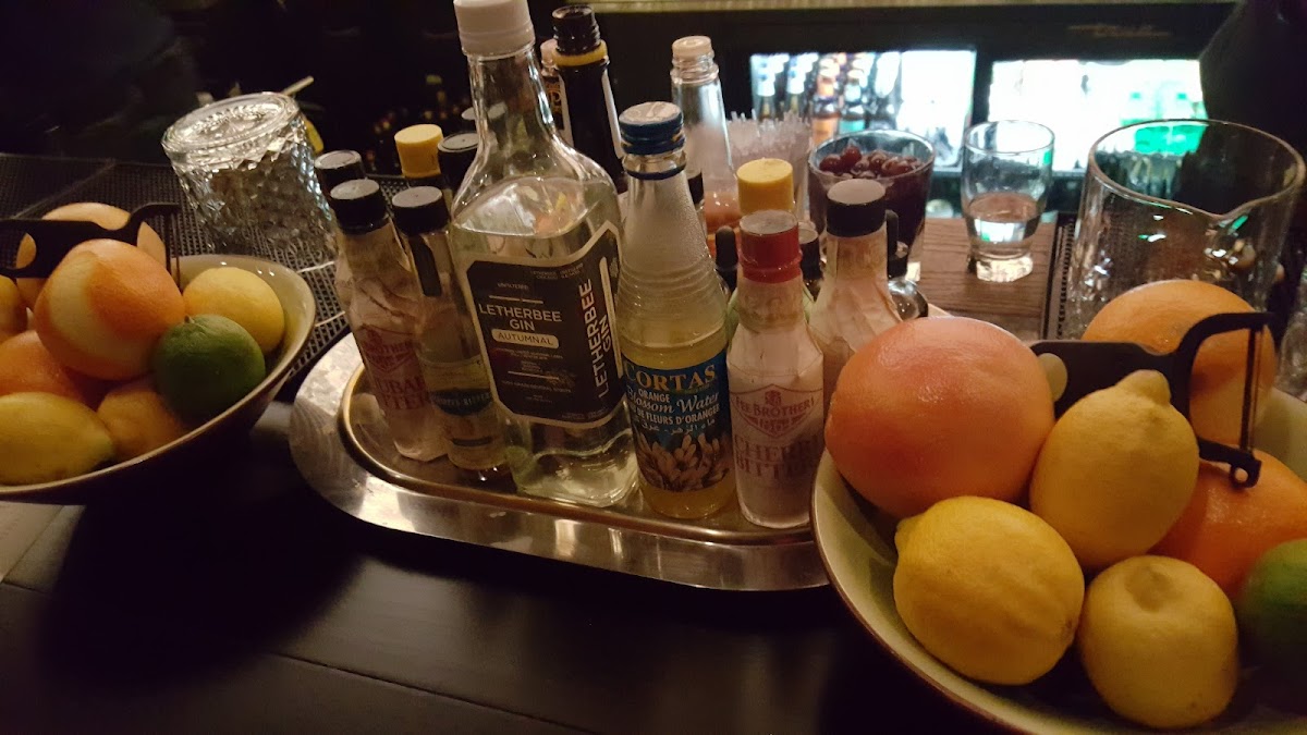 Bar 821