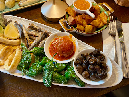 Photo Barcelona Tapas Bar Restaurant - 16