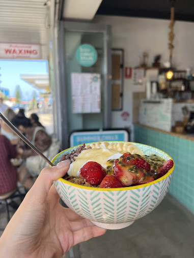 Photo Bare Naked Bowls - 17