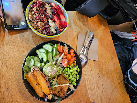 Photo Bare Naked Bowls - 20
