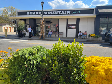 Photo Beach Mountain Diner Waynesville - 10