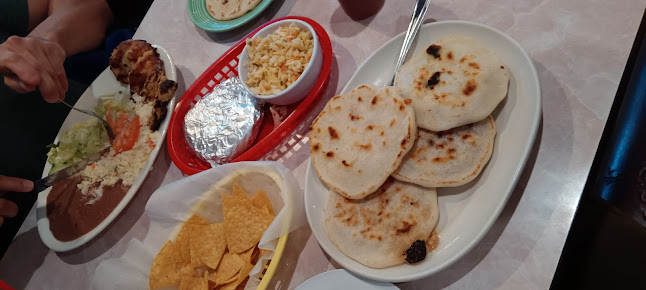 Photo Bertas Salvadoran Kitchen - 29