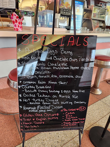 Menu Betsys Diner - 9
