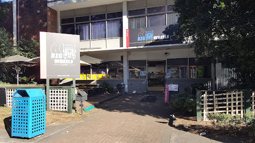 Photo Big Wheels Cafe - 2