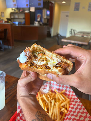 Photo Binge Hot Chicken - 10
