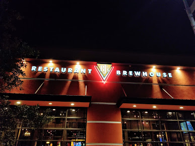 Photo Bj's Restaurant & Brewhouse - 15