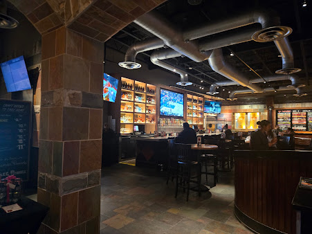 Photo Bj's Restaurant & Brewhouse - 21