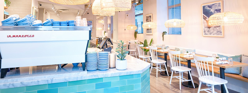 Bluestone Lane Battery Park Cafe