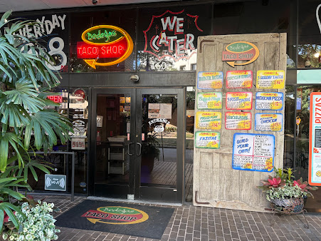 Photo Bodegas Taco Shop - 16