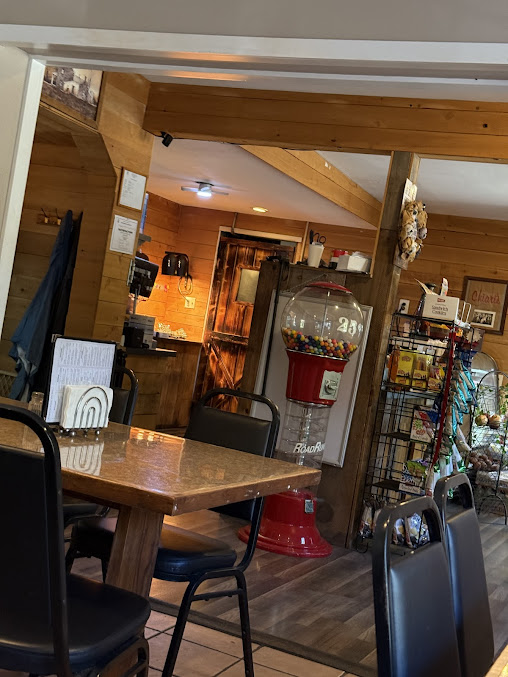 Photo Boondocks Market And Grill - 9
