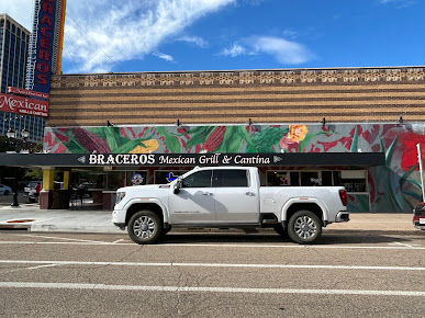 Photo Braceros Downtown - 18