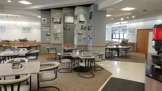 Photo Breakers Dining Facility - 17