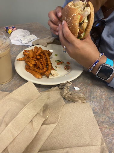Photo Breakers Dining Facility - 23
