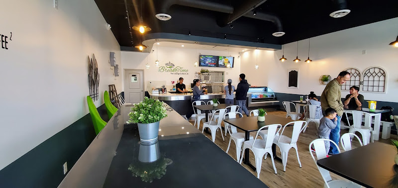 Breaktime Tea Lounge Banh Mi