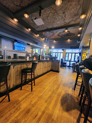 Photo Broadside Tavern - 14