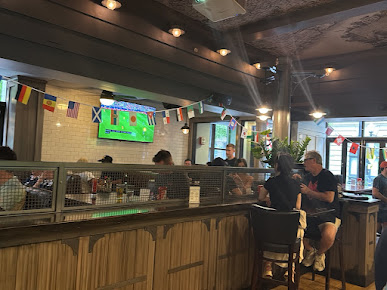 Photo Broadside Tavern - 17
