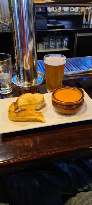 Photo Broadside Tavern - 27
