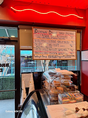 Photo Broadway Diner - 24