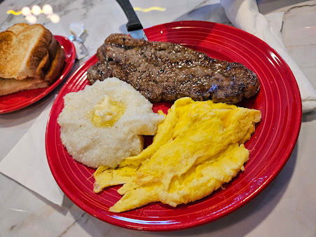 Photo Broadway Diner - 28
