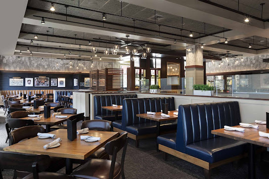 Photo Burtons Grill Bar North Andover - 8
