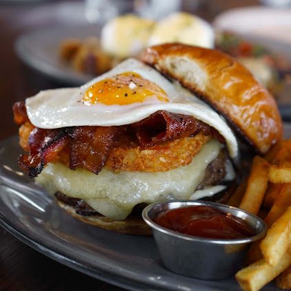 Photo Burtons Grill Bar North Andover - 17