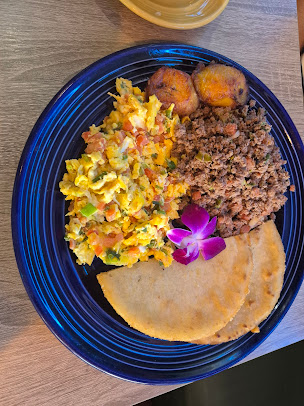 Photo Cafelombia Bakery & Restaurant - 19