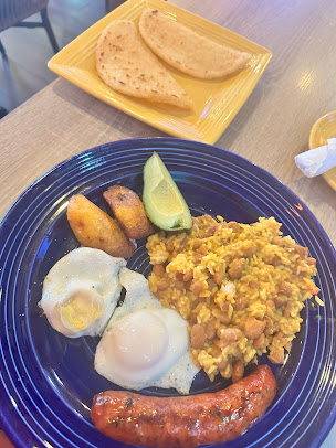 Photo Cafelombia Bakery & Restaurant - 24