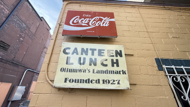 Photo Canteen Lunch In The Alley - 14