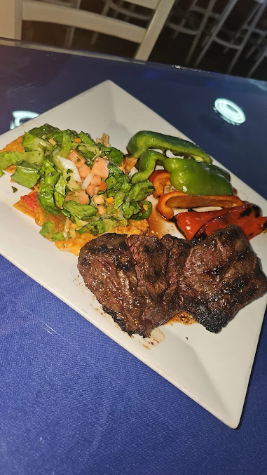 Photo Casa Blanca Restaurant & Grill - 18