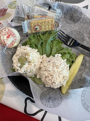 Photo Chicken Salad Chick - 12