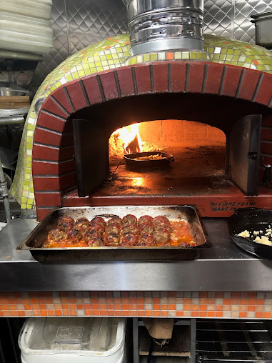 Photo Clementes Wood Fired Trolley Pizzeria - 15