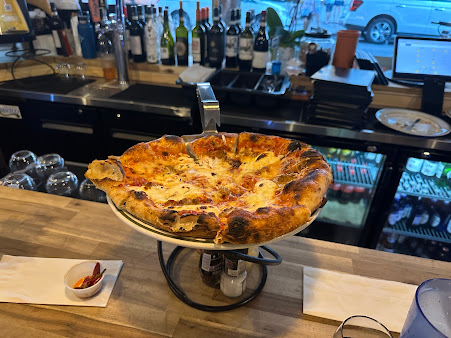 Photo Clementes Wood Fired Trolley Pizzeria - 28