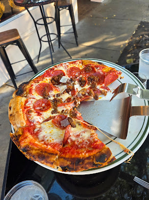Photo Clementes Wood Fired Trolley Pizzeria - 29