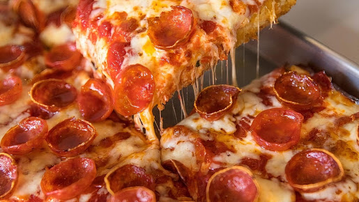Photo Coast To Coast Gondola Pizza - 14