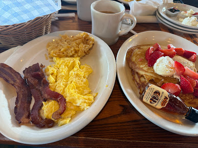 Photo Cracker Barrel Old Country Store - 29