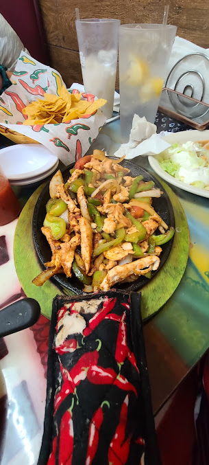 Photo Cuatro Caminos Mexican Restaurant - 18
